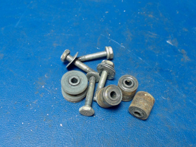 SET Cessna - ROLLER ASSEMBLY-FLAP ATTACHMENT